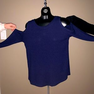 Urban Heritage Scoop Neck Shoulder Exposed Sweater Large